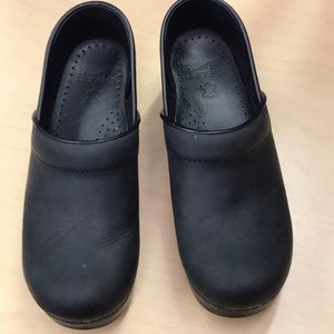 Dansko.. clogs..39🌺